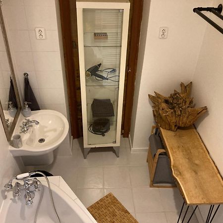 Downtown 3 Bdr Charm - Walk To All Attractions Bratislava Bagian luar foto