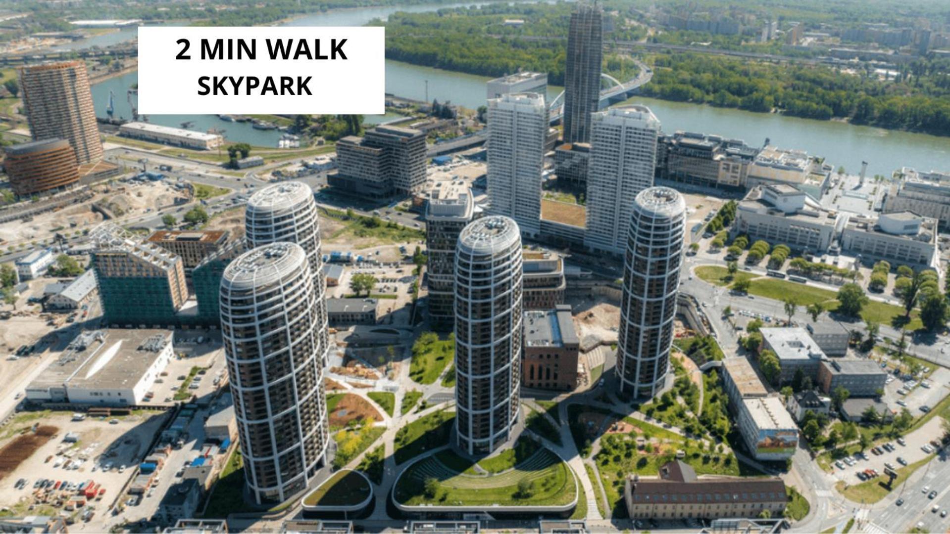 Downtown 3 Bdr Charm - Walk To All Attractions Bratislava Bagian luar foto