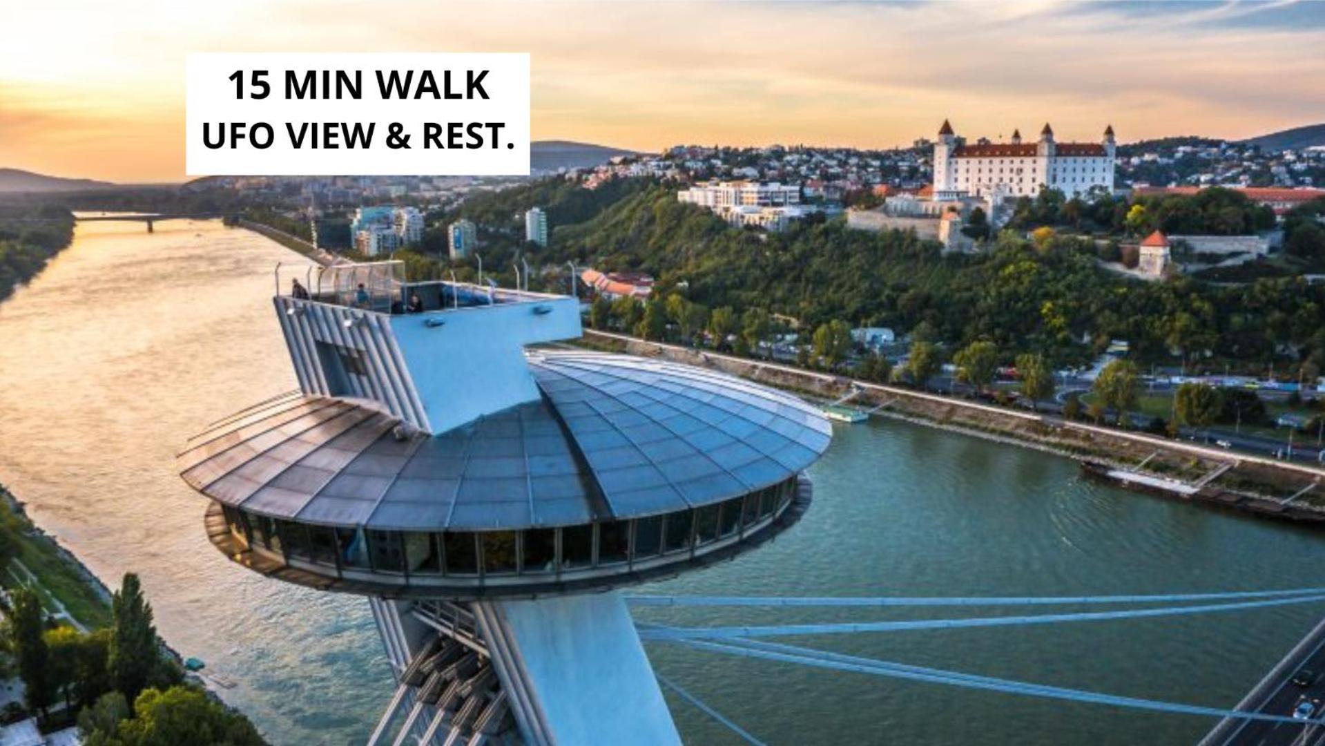 Downtown 3 Bdr Charm - Walk To All Attractions Bratislava Bagian luar foto